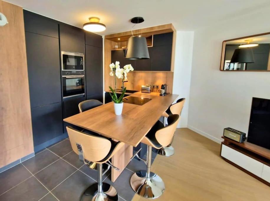 Sublime Appartement 4 Etoiles Neuf T3 Aputeaux 61M2 Proche La Defense, 10M2 De Terrasse Avec Magnifique Vue מראה חיצוני תמונה