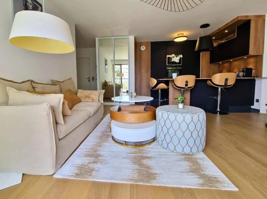 Sublime Appartement 4 Etoiles Neuf T3 Aputeaux 61M2 Proche La Defense, 10M2 De Terrasse Avec Magnifique Vue מראה חיצוני תמונה